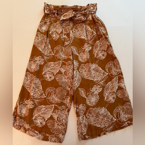 Primark Pants - ❤️💜💙💛 Primark Terracotta Brown HR Floral Paperbag Wide Leg Crop Pants Size 10